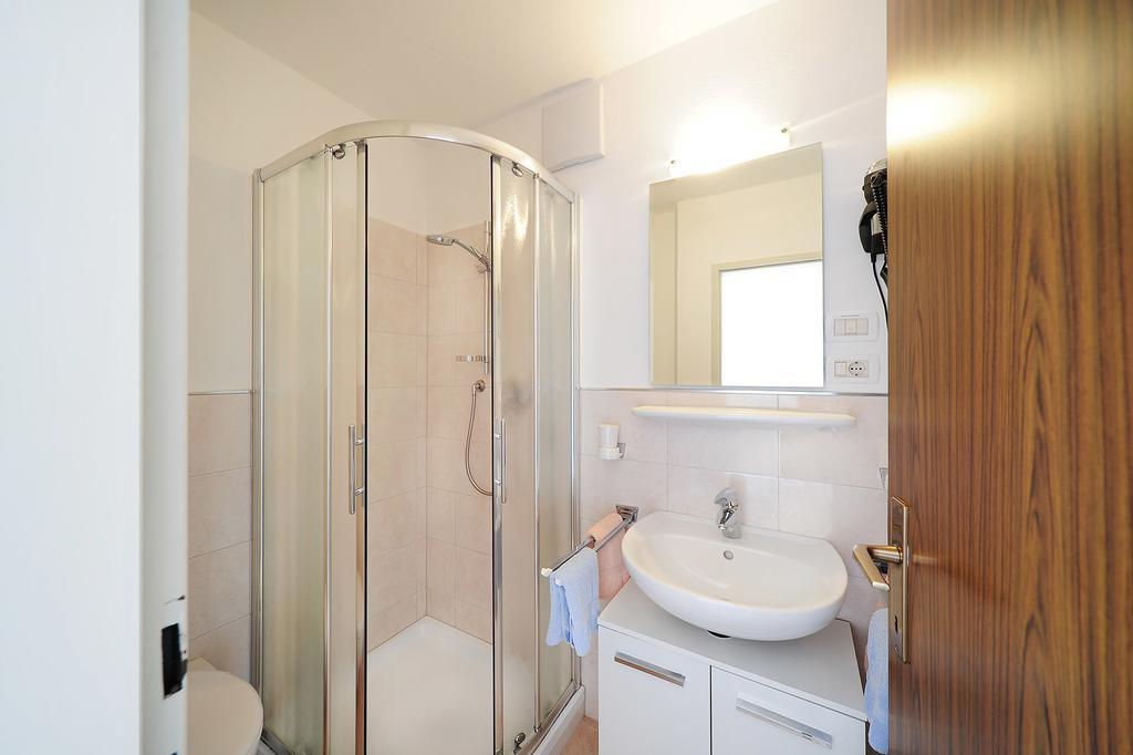 Haus Rosengarten Dorf Tirol Zimmer foto